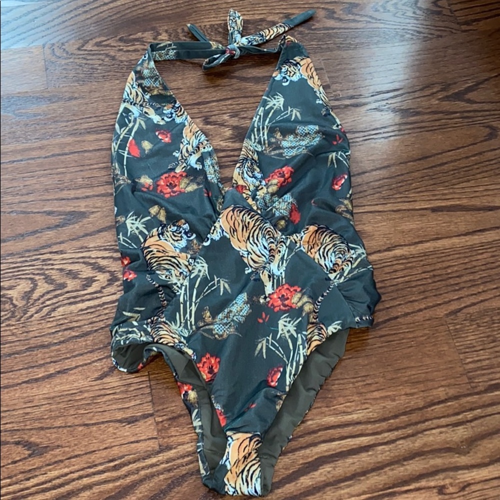 bodysuit/ one piece bathing suit